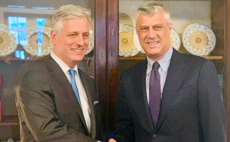 Thaçi takohet me këshilltarin e Trump