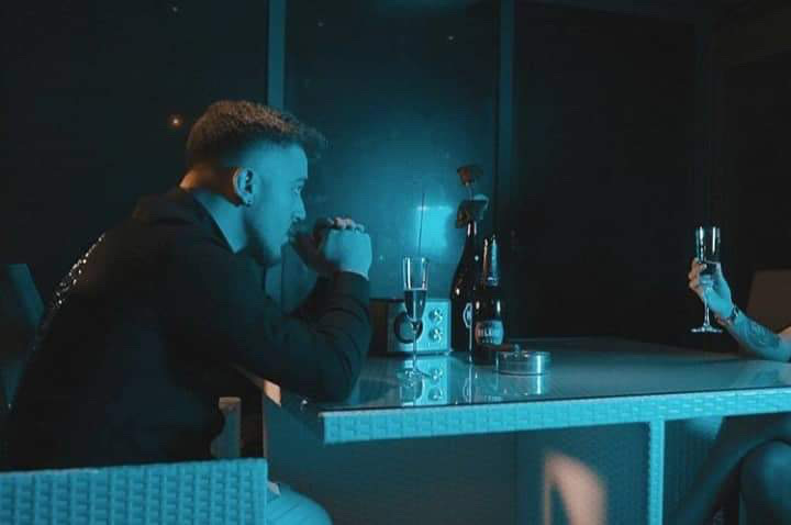 Këngëtari AZEL, sjell projektin muzikorë “Pa ty”