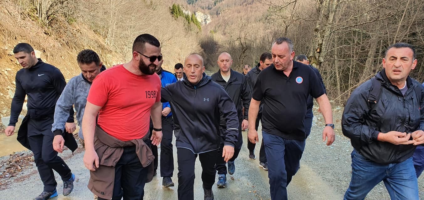 Ramush Haradinaj kalon kohën në Bjeshkët e Deçanit