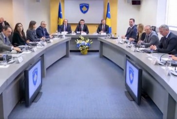 Kurti iu drejtohet ministrave: Nuk duhet të rrini në zyre por tek qytetari