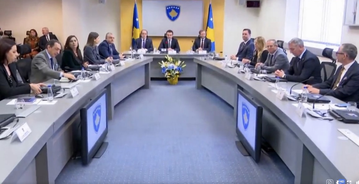 Kurti iu drejtohet ministrave: Nuk duhet të rrini në zyre por tek qytetari