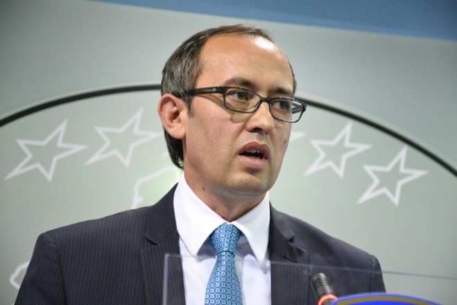 Hoti: Kurti duhet ta heq taksën menjëher sot