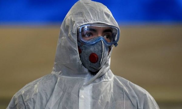 Mjeku akuzon spanjollët për infektimin e italianëve me koronavirus