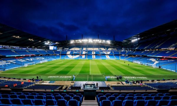 E konfirmon Man City, dyshohet se një lojtar është i infektuar me koronavirus