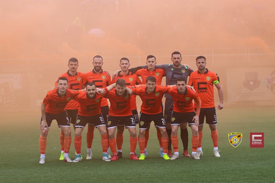 Lideri i superligës sot përballet me Flamurtarin