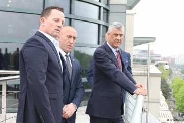 Edhe Haradinaj shpërndan komunikatën e amerikanëve, Grenelli i’a bënë like