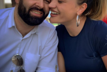 Këngëtarja kosovare ndahet me burrin: Ky i kthehet gruas së parë