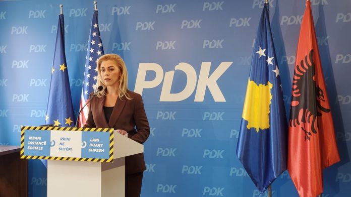 PDK: Qeveria Kurti gjunjëzoi Kosovën para Serbisë, 1000 testet donacion u kontrabanduan në kufi