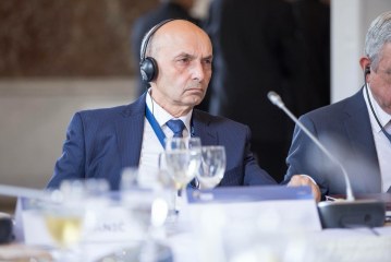 Isa Mustafa takim vetëm me Lutfi Hazirin e Agim Veliun, nuk ftohet Vjosa Osmani