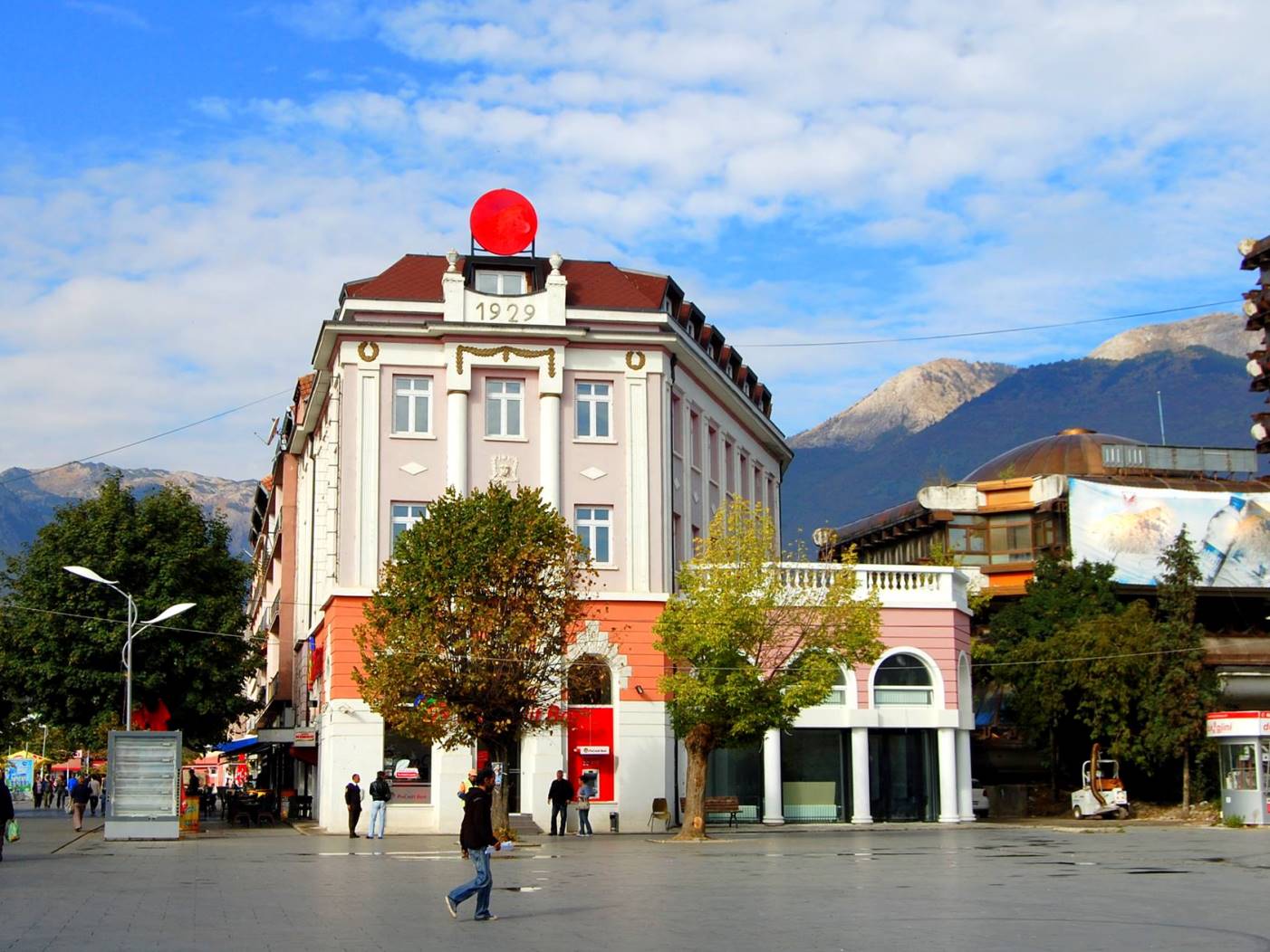 80 persona po dyshohen me Covid-19 në Pejë