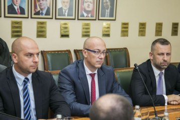 Arrihet marrëveshja me Listën Serbe: Zëvendëskryeministrin, 2 ministri dhe Drejtorin për Komunitete do t’i ketë partia e Rakiq