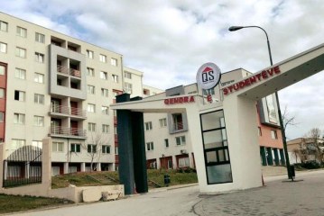 Detaje për përsonin i cili u hodh nga konviktet, po qëndronte në karantinë