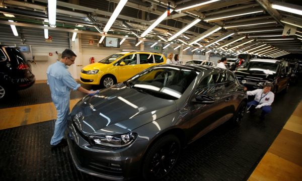 Volkswagen pëson rënie të shitjeve gjatë prillit