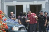Atentati ndaj Ardjan Çapjes/ Shoqërohen në polici më shumë se 20 persona, sekuestrohen kamerat e sigurisë