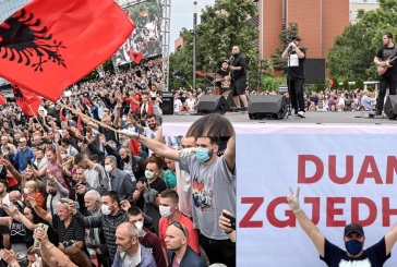 Grupi Troja ia sheh sherrin Albin Kurtit, pas përformancës në shesh ndahet grupi