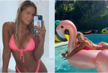 Kampionia bukuroshe e notit pozon në pishinë me flamingon, duke marrë rreze në diellin e Kalifornisë (Foto)