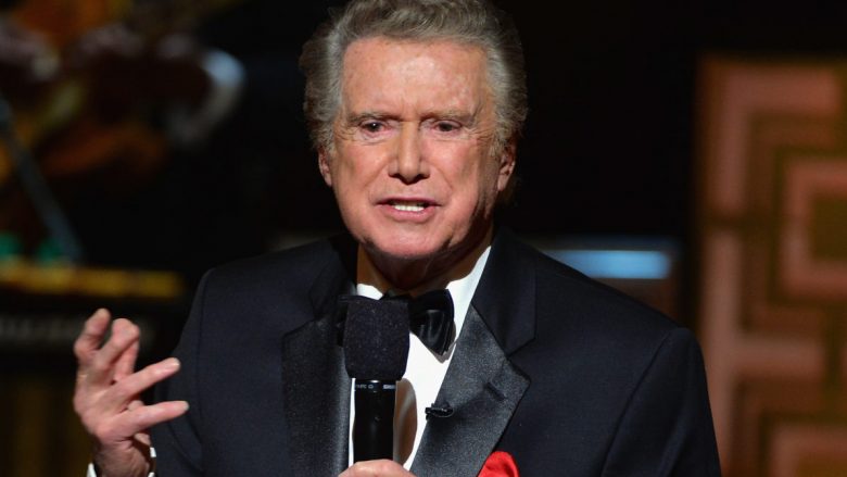 Reagime e dedikime prekëse nga të famshmit pas vdekjes së prezantuesit, Regis Philbin