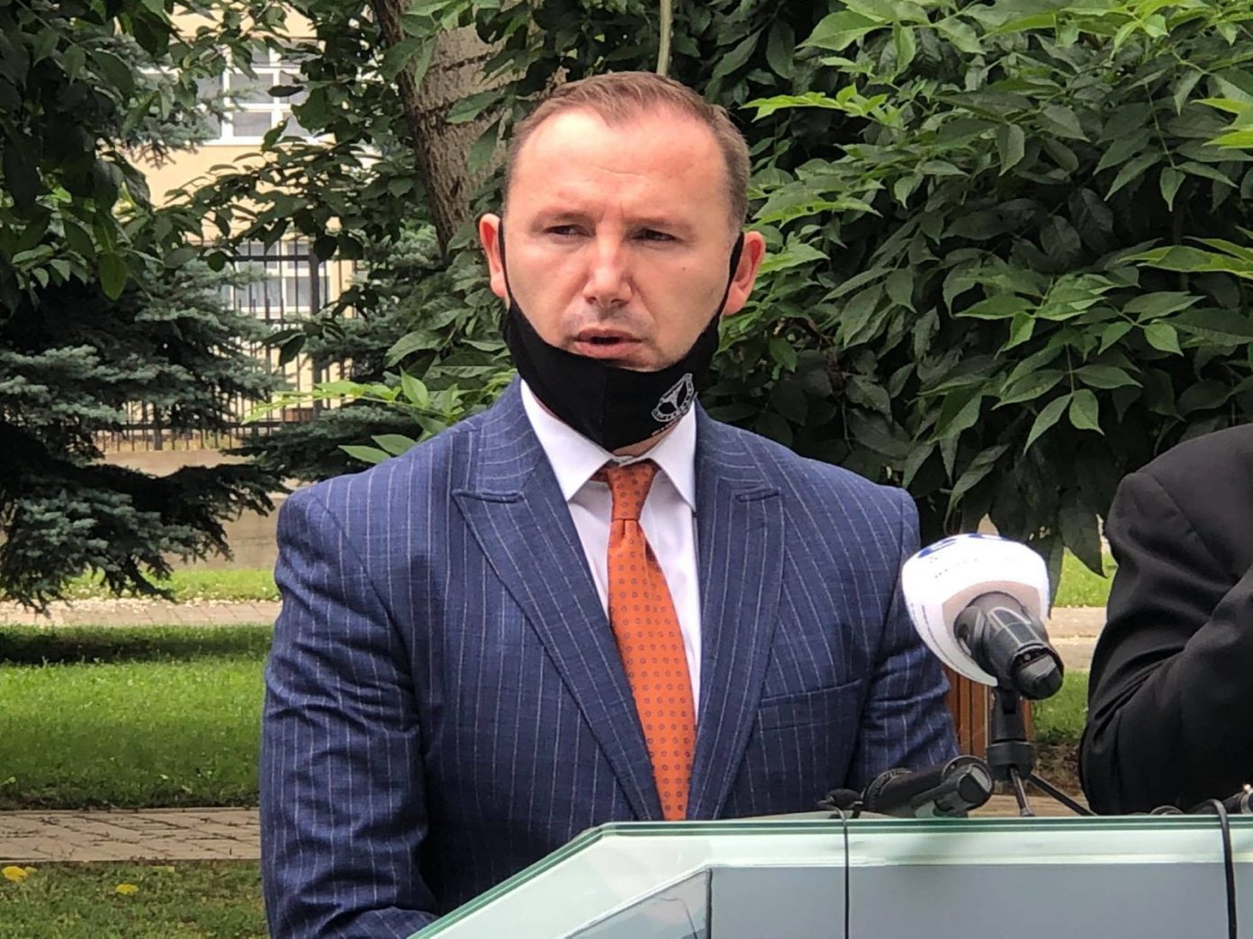 Ministri Zemaj: Nuk do të lejojmë të prodhohen ngërçe në këtë luftë ndaj së cilës do të triumfojmë së bashku