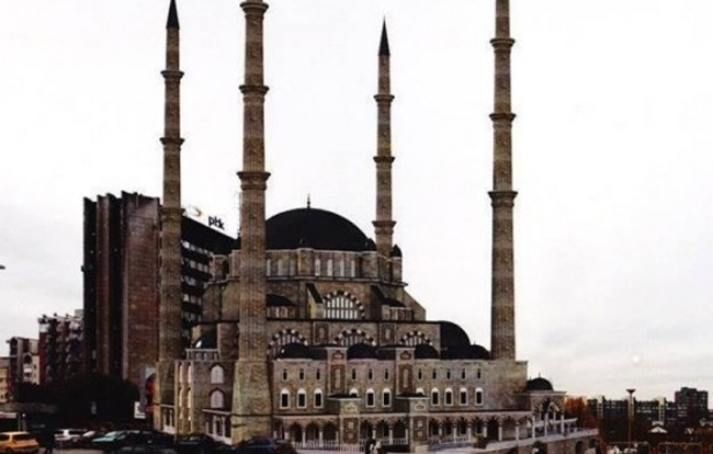 BIK-u pajtohet që të ulet pak gjatësia e minareve për Xhaminë Qendrore, komuna lëshon kushte të reja ndërtimore