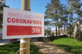 Nuk ka më vende të lira nëpër dhoma, të infektuarit me Coronavirus po trajtohen nëpër korridoret e QKUK-së