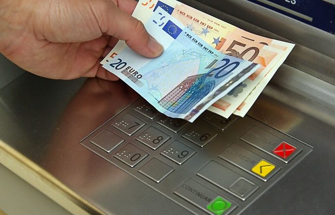 Kuvendi me 67 vota pro e miraton rishikimin e buxhetit, ja kur dalin pagat nga 170 euro për punëtorët