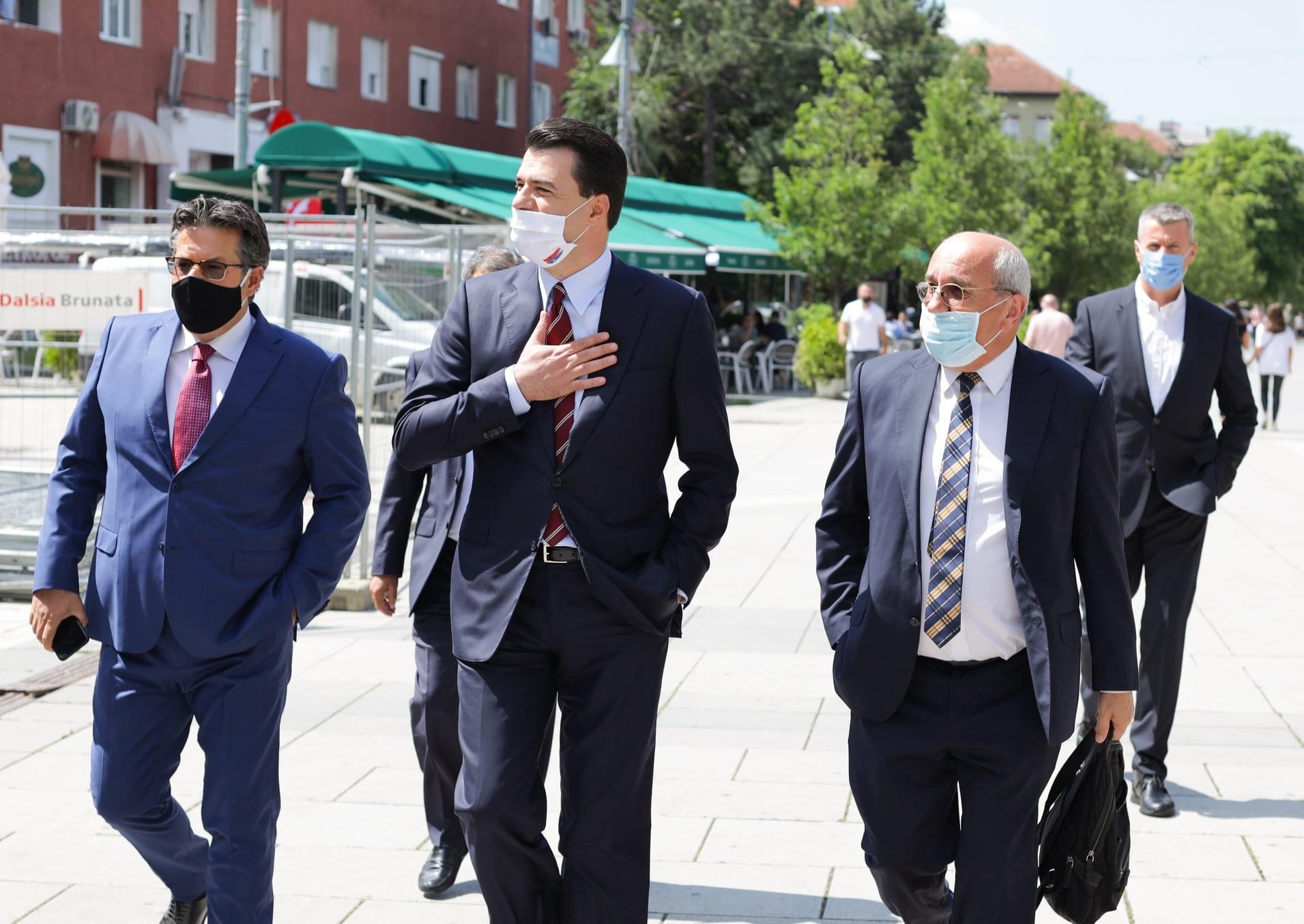Lulzim Basha me një premtim të madh për Kosovën: Kur të bëhem kryeministër do ta heq taksën në “Rrugën e Kombit”