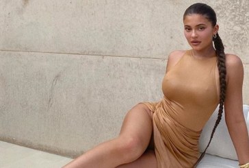 Kylie bombardon me foto extrem të bukura