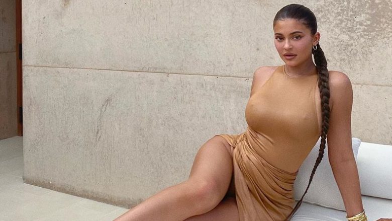 Kylie bombardon me foto extrem të bukura