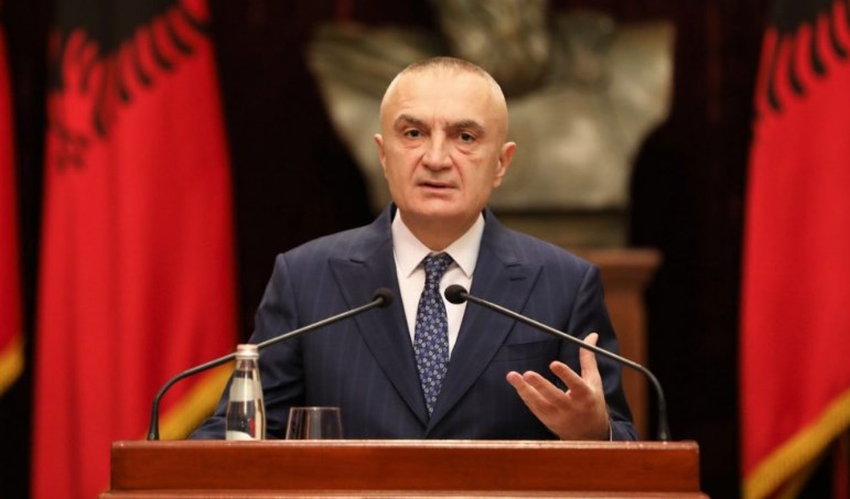 Parlamenti i Shqipërisë voton, Meta nuk shkarkohet