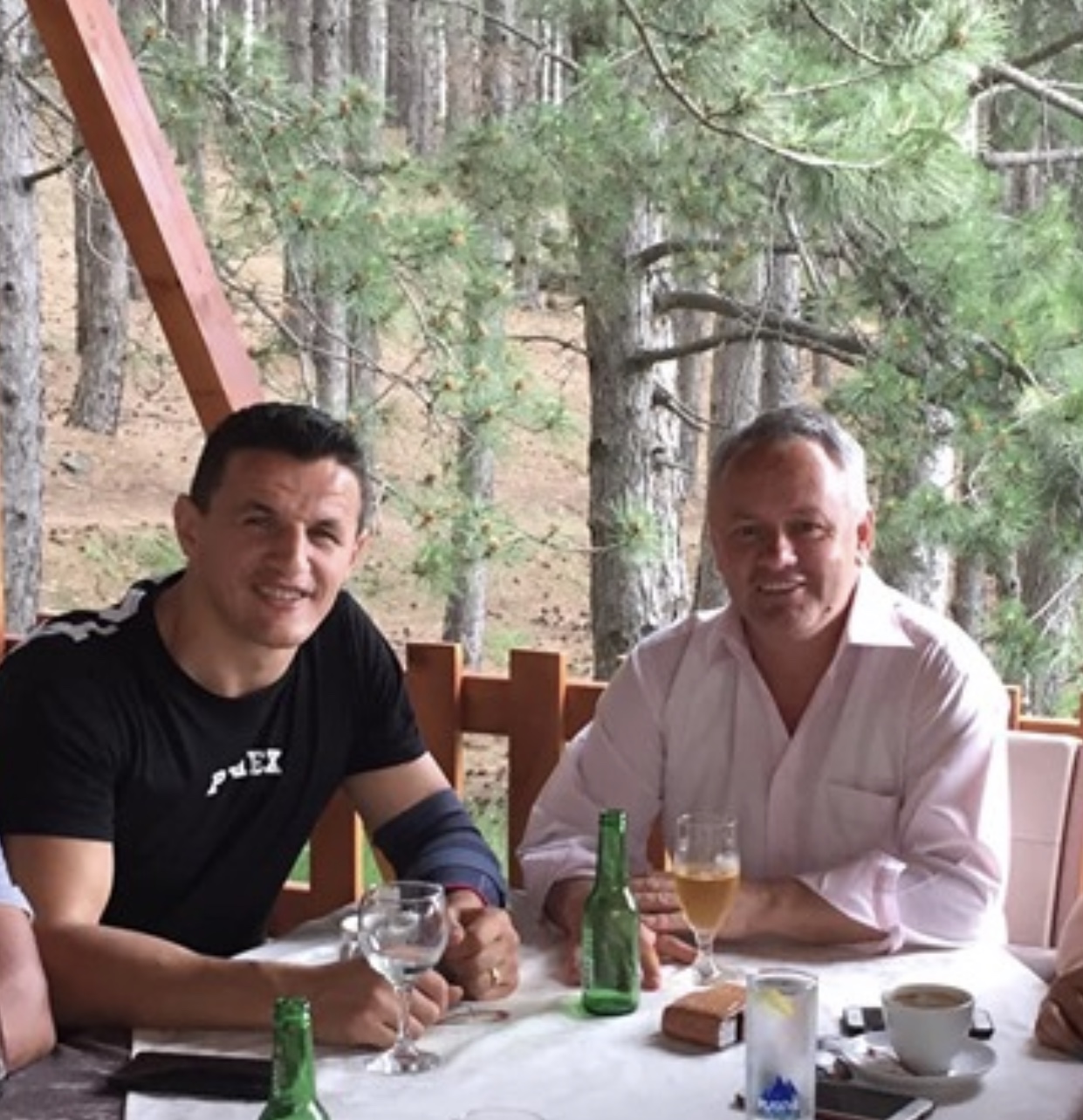 Kryetari i Junikut uron Haxhi Krasniqin me rastin e fitorës së tij