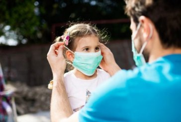 OBSH: Fëmijët nën 5 vjeç s’kanë nevojë për maskë, adoleshentët më të rrezikuar