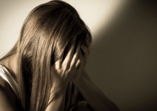 Skandal tjetër nga keqpërdorimi seksual i 14 vjeçes, i përfshirë edhe një mjek