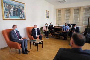 Kryetari Kuçi pret në takim ministrin e Shëndetësisë, Armend Zemaj