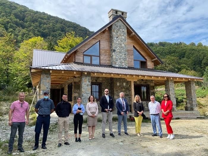 Ministri Kervan me bashkëpuntorë vizitoi Komunën e Junikut