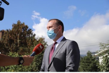 Zemaj i gëzohet vendimit që Zvicra e largoi Kosovën nga karantina