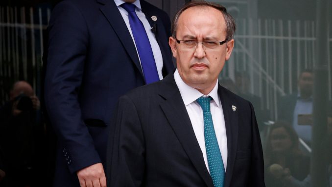 Hoti mirëpret propozimin e Grenellit që Ujmani të quhet Liqeni Trump