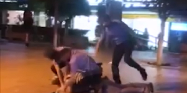Nisin hetimet ndaj policëve që mbrëmë rrahën një person në sheshin e Prishtinës