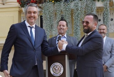 Grenell ndahet i lumtur nga vizita në Prishtinë dhe Beograd