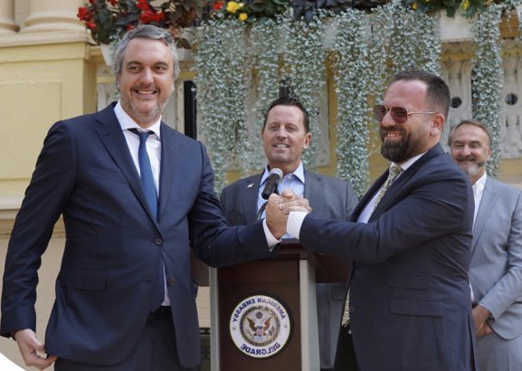 Grenell ndahet i lumtur nga vizita në Prishtinë dhe Beograd