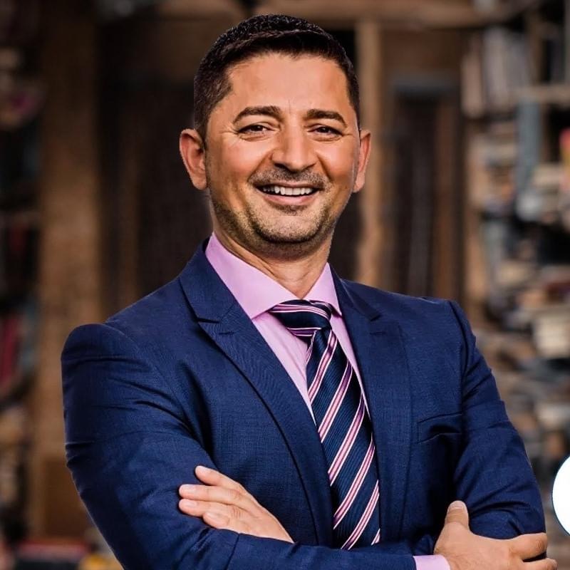 10 përgjigjje frymëzuese nga Tony J.Selimi për “GazetaProjekti”