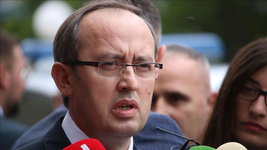 Kryeministri Hoti mbron Specialen: Vepruan sipas ligjit