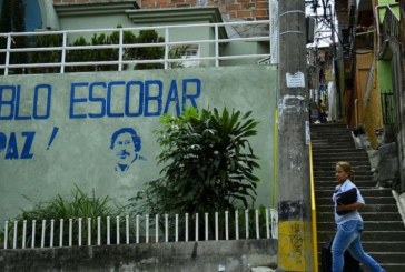 Nipi i Pablo Escobar gjen 18 milionë dollarë të xhaxhasë së tij, të fshehura në murin e një apartamenti