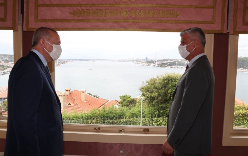Thaçi paralajmëron fuqizim të partneritetit me Turqinë
