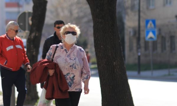 Bien infektimet nga koronavirusi, MSH’ja ende s’ka vendosur rreth lehtësimit të masave