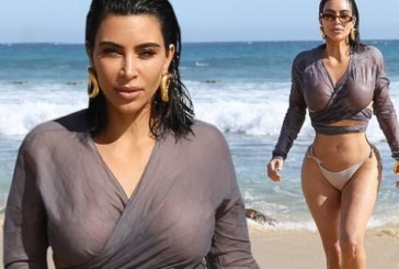 Mbani frymën, Kim shfaqet me këmishë transparente dhe e lagur buzë detit