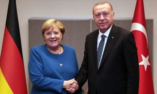 Erdogan i sqarohet Merkelit: Anija “Oruc Reis” do të kthehet, kërkimet nuk kanë mbaruar