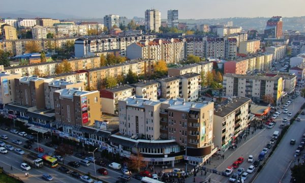 Këto janë masat e reja që pritet të votohen në qeveri, ndalohen hyrje-daljet dhe mbyllen kafenetë?