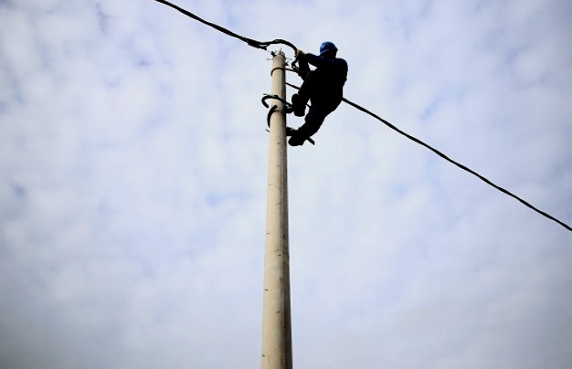 Një person në Bërnicë vdes në shtyllë elektrike