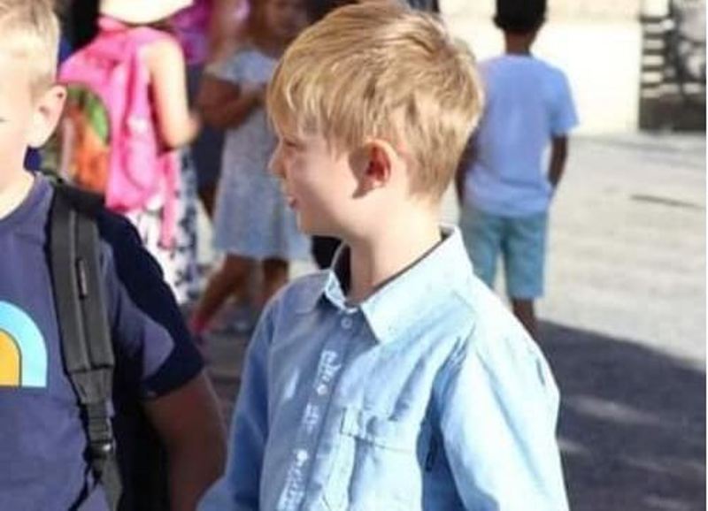 Djaloshi 12 vjeçar nga Kosova detyron shkollën ta përfshijë Kosovën në librat shkollorë