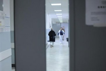 Operohet infermieri që u ther me thikë në QKUK, kjo është gjendja e tij
